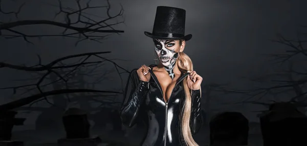 Mujer Silencio Halloween Mujer Sexy Sombrero Copa Cráneo Maquillaje Maquillaje — Foto de Stock