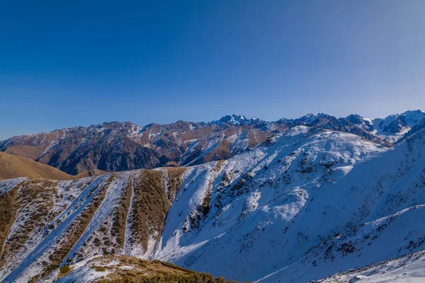 Úžasný Slunečný Den Horách Tian Shan Poblíž Města Alamty Kazachstánu — Stock fotografie