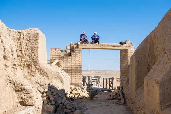 Çölün ortasındaki eski şehrin güzel manzarası.