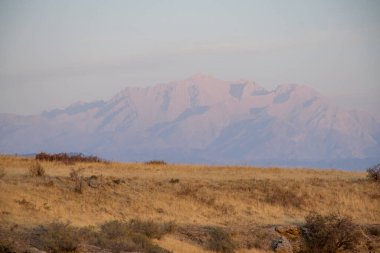 Sonbahar mevsiminde dağların manzarası