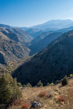 Sonbahar mevsiminde dağların manzarası