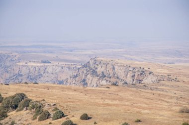 Aksu Kanyonu, Şilimkent yakınlarındaki Kazakistan Cumhuriyeti 'nin güneyindeki Aksu-Zhabagly Doğa Koruma Alanı..