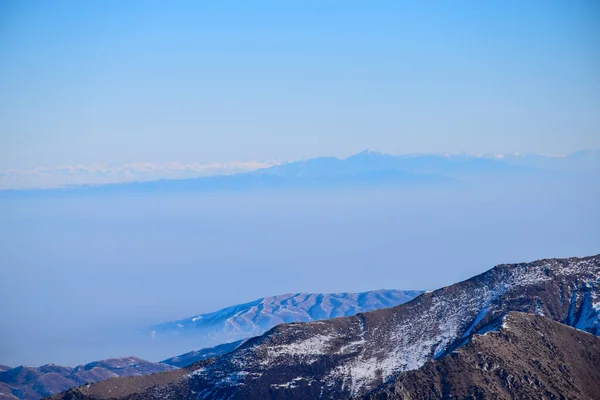 Beau Paysage Montagne Avec Des Montagnes Enneigées Hiver — Photo