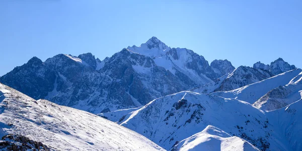 Increíble Buen Día Soleado Montaña Tian Shan Cerca Ciudad Alamty —  Fotos de Stock