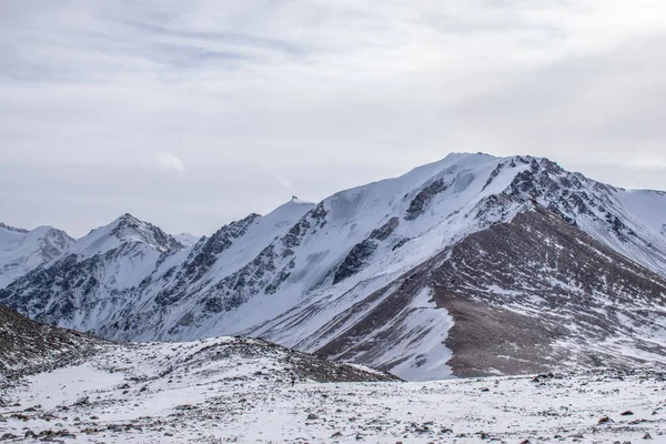 Vista Aérea Desde Desfiladero Prohodnoe Montaña Tian Shan Cerca Ciudad —  Fotos de Stock