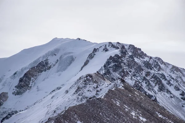 Kazakistan Alamty Şehri Yakınlarındaki Tian Shan Dağındaki Prohodnoe Vadisinden Hava — Stok fotoğraf