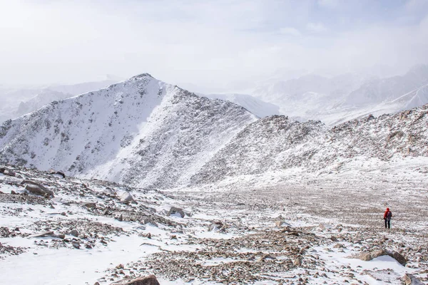 Vista Aérea Desde Desfiladero Prohodnoe Montaña Tian Shan Cerca Ciudad — Foto de Stock