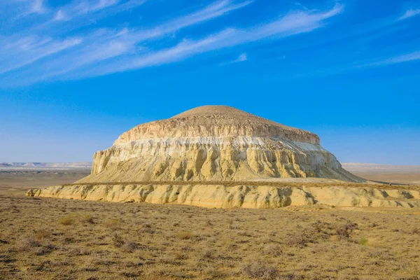 Ustyurt platosunda Tuznair salini. Batı Kazakistan Çölü, Aktau Bölgesi.