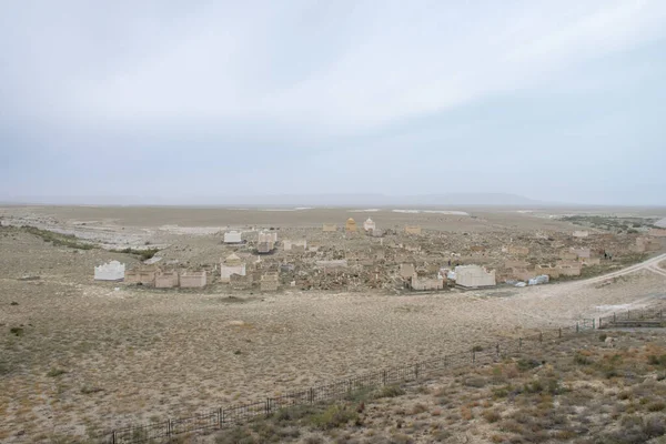 Актау Казахстан Вересень 2020 Древній Цвинтар Мавзолеєм Пустелі Мангісру — стокове фото