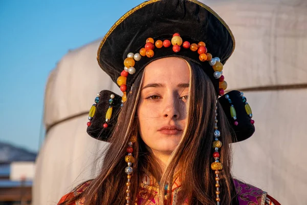 Ulan Ude Rosja Luty 2020 Młodzi Ludzie Tradycyjnych Ciuchach Pogrzebowych — Zdjęcie stockowe