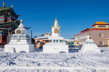 Ivolginsky Datsan Manastırı, Rusya - Ocak 2020: Ivolginsky Datsan Manastırı güneşli kış gününde. Buryatia 'nın Ulan-Ude şehrinin yakınında bulunan Budist Tapınağı..