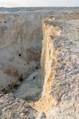 Ustyurt platosunda Tuzbair salini üzerine gün batımı. Batı Kazakistan Çölü, Aktau Bölgesi.