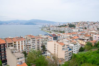 Gündüz şehir manzarasının hava görüntüsü
