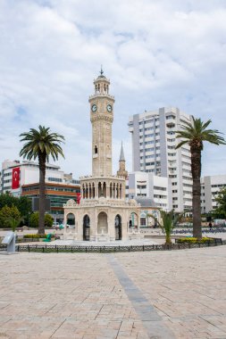 Şehir mimarisinin gündüz görüşü, seyahat kavramı 