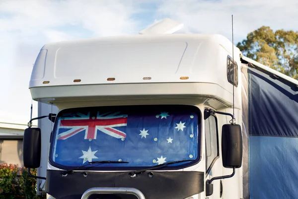 Autocaravana Con Bandera Australia Parabrisas Del Camping Acampada Australiana Turismo —  Fotos de Stock