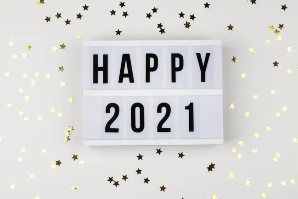 Caja Luz Blanca Con Palabras Felices 2021 Confeti Navideño Sobre — Foto de Stock