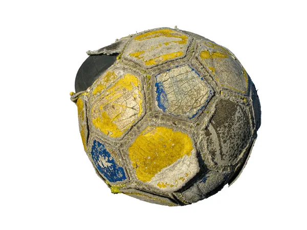 Bola Futebol Muito Antiga Desgastada Fundo Branco Textura Rachada Áspera — Fotografia de Stock