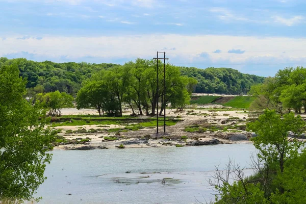 Spencer Dam Nebraska, 26 Mayıs 2019 'da barajın yıkılmasından sonra Boyd County ve Holt County' de Spencer Nebraska yakınlarındaki 281 numaralı otoyolda. Yüksek kalite fotoğraf