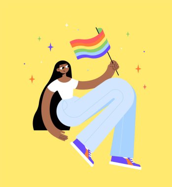 Kotlu ve beyaz tişörtlü siyah bir kızın karakteri. Çizgili gökkuşağı bayrağı sallıyor. LGBT topluluğuna destek. Yıldızlı sarı arka plan. Düz parlak vektör illüstrasyonu