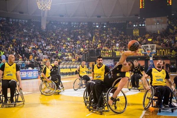 정체 불명된 사람들의 게임을 친절 한 휠체어 basketbal — 스톡 사진