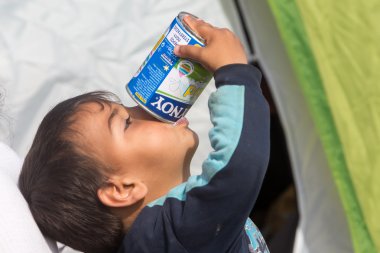 Gree arasındaki sınırda bekleme binlerce göçmen bulunmaktadır