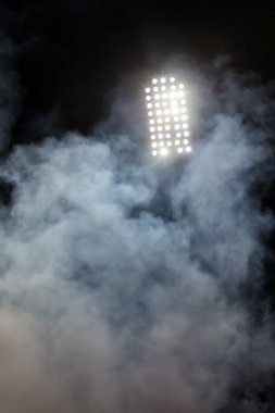 stadyum ışıkları ve duman