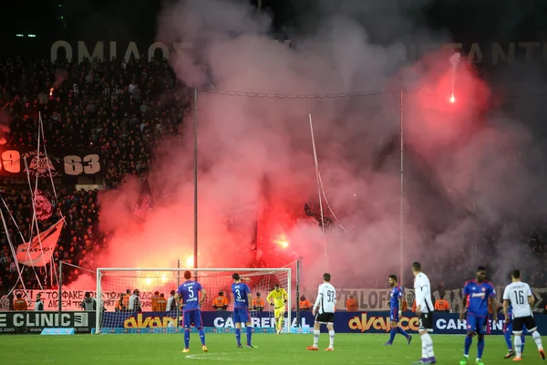 Vista del Estadio Toumba llena de fans de PAOK — Foto de Stock