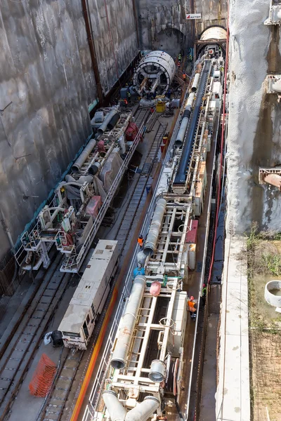 Tunnelbohrmaschinen auf U-Bahn-Baustelle — Stockfoto
