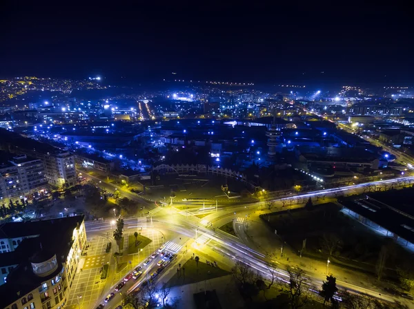 Luchtfoto van de stad Thessaloniki nachts, Griekenland. — Stockfoto