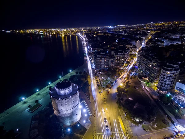 A légi felvétel a Thessaloniki város éjjel — Stock Fotó