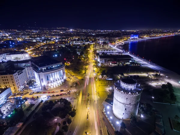 Luchtfoto van Thessaloniki stad bij nacht — Stockfoto