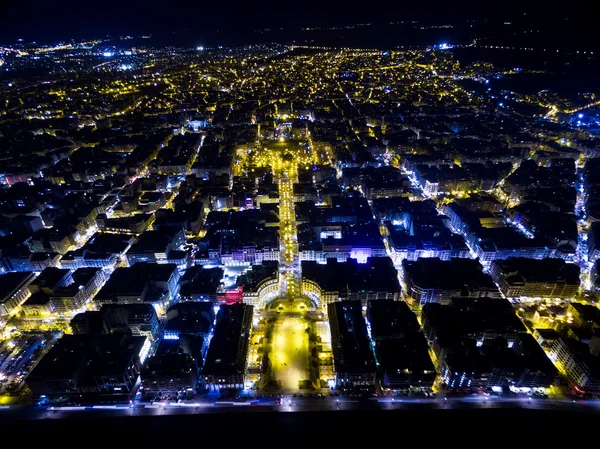 Пташиного польоту площі Аристотеля і міста Салоніки — стокове фото