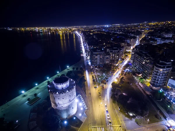 Luchtfoto van Thessaloniki stad bij nacht — Stockfoto