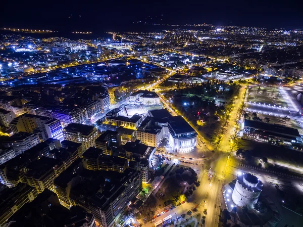 Εναέρια άποψη από την πόλη της Θεσσαλονίκης, τη νύχτα — Φωτογραφία Αρχείου