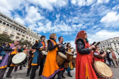  Davulcular ve geleneksel müzik müzisyen