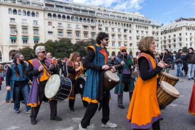  Davulcular ve geleneksel müzik müzisyen