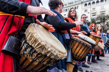  Davulcular ve geleneksel müzik müzisyen