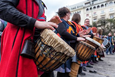  Davulcular ve geleneksel müzik müzisyen