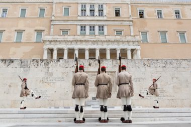 guard töreni değişen g önünde yer alır