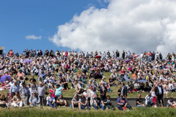 Толпа народа. Звук битвы толпы. Кулачные бои. Возвышенная местность в войне. Много людей.