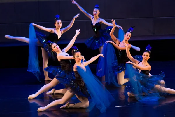 Dancers of dance school during performances ballet — Stock Photo, Image