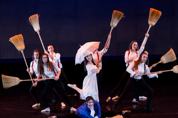 Dancers of dance school during performances ballet — Stock Photo, Image