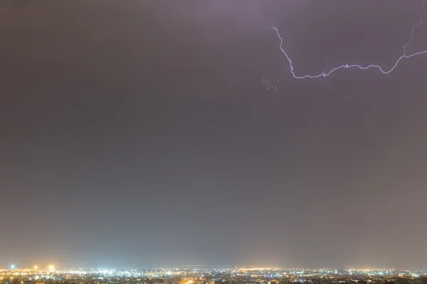 Lightning storm strikes the city of Thessaloniki, Greece — Stock Photo, Image