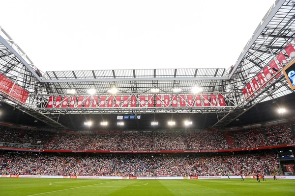 Widok wnętrza pełnego stadionu Amsterdam Arena — Zdjęcie stockowe