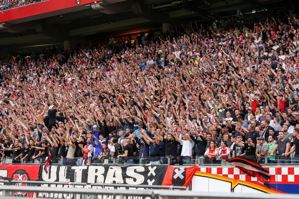 Innenansicht des vollen Amsterdam arena stadions — Stockfoto