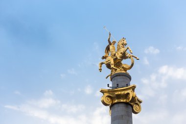 St. George ve Tiflis, Gürcistan'daki ejderha heykeli