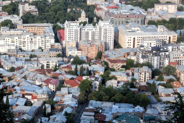  Tiflis, Gürcistan'ın başkenti merkezi üzerinde havadan görünümü