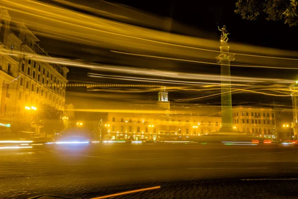 Frihetstorget på natten i centrum av Tbilisi med ljus — Stockfoto