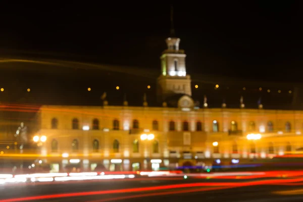 Frihetstorget nattetid i centrum av Tbilisi med ljus trai — Stockfoto