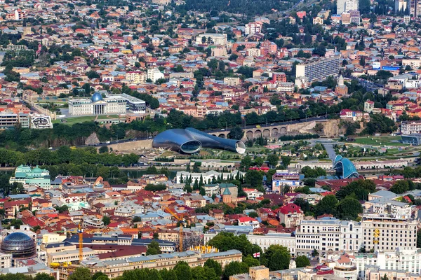 Vue aérienne sur le centre de Tbilissi, capitale de la Géorgie — Photo